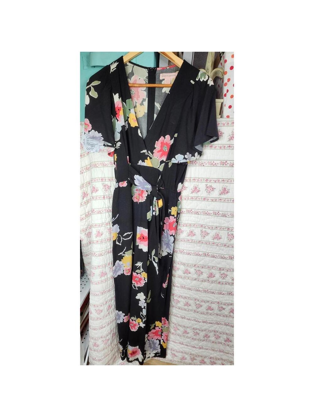Band of Gypsies Floral Print Romper Jumpsuit Black V Neck Short Sleeve S